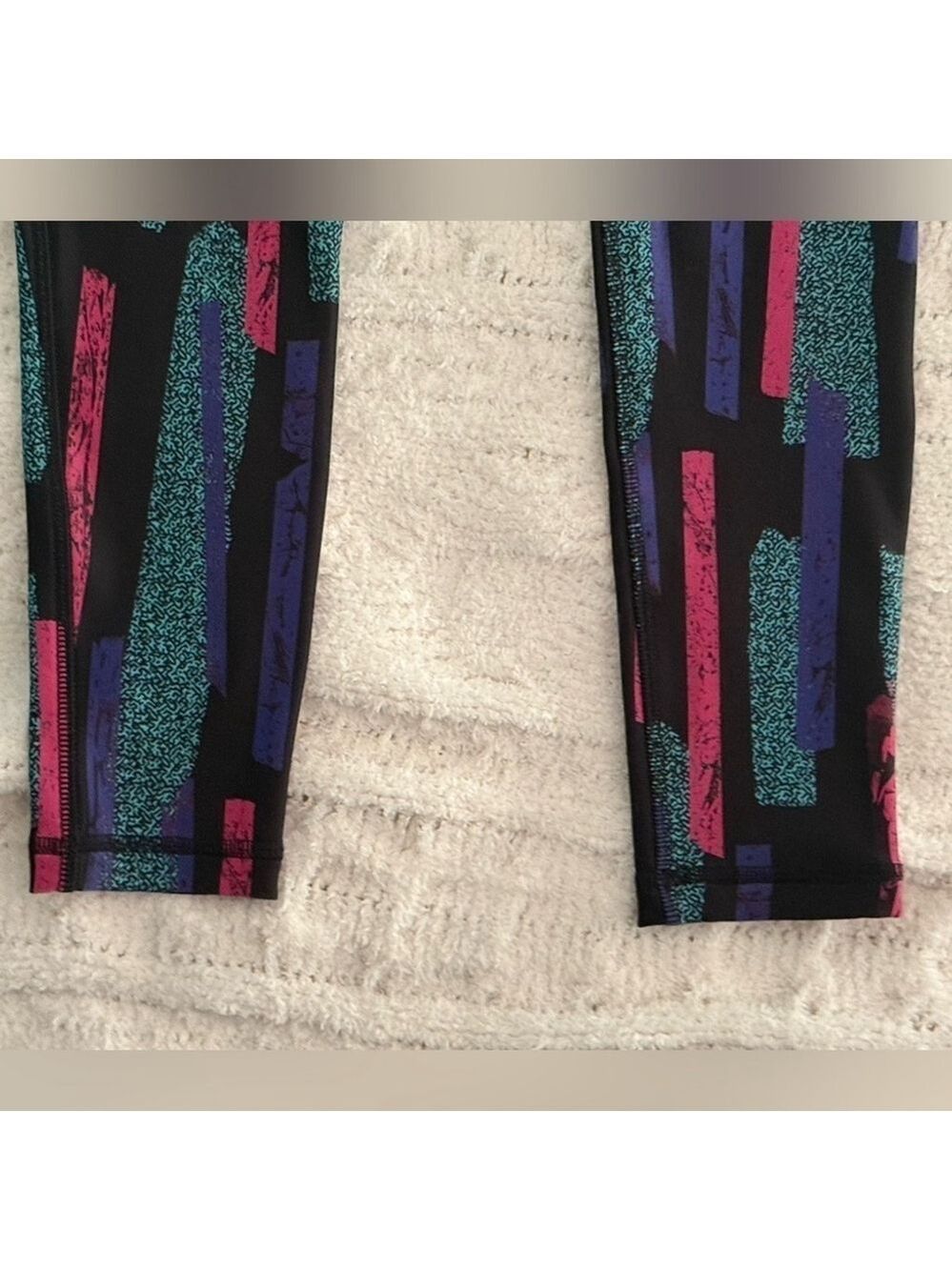 Reebok AOP Printed Leggings Black Pink Purple High Rise Speedwick Activewear XS - Picture 4 of 12